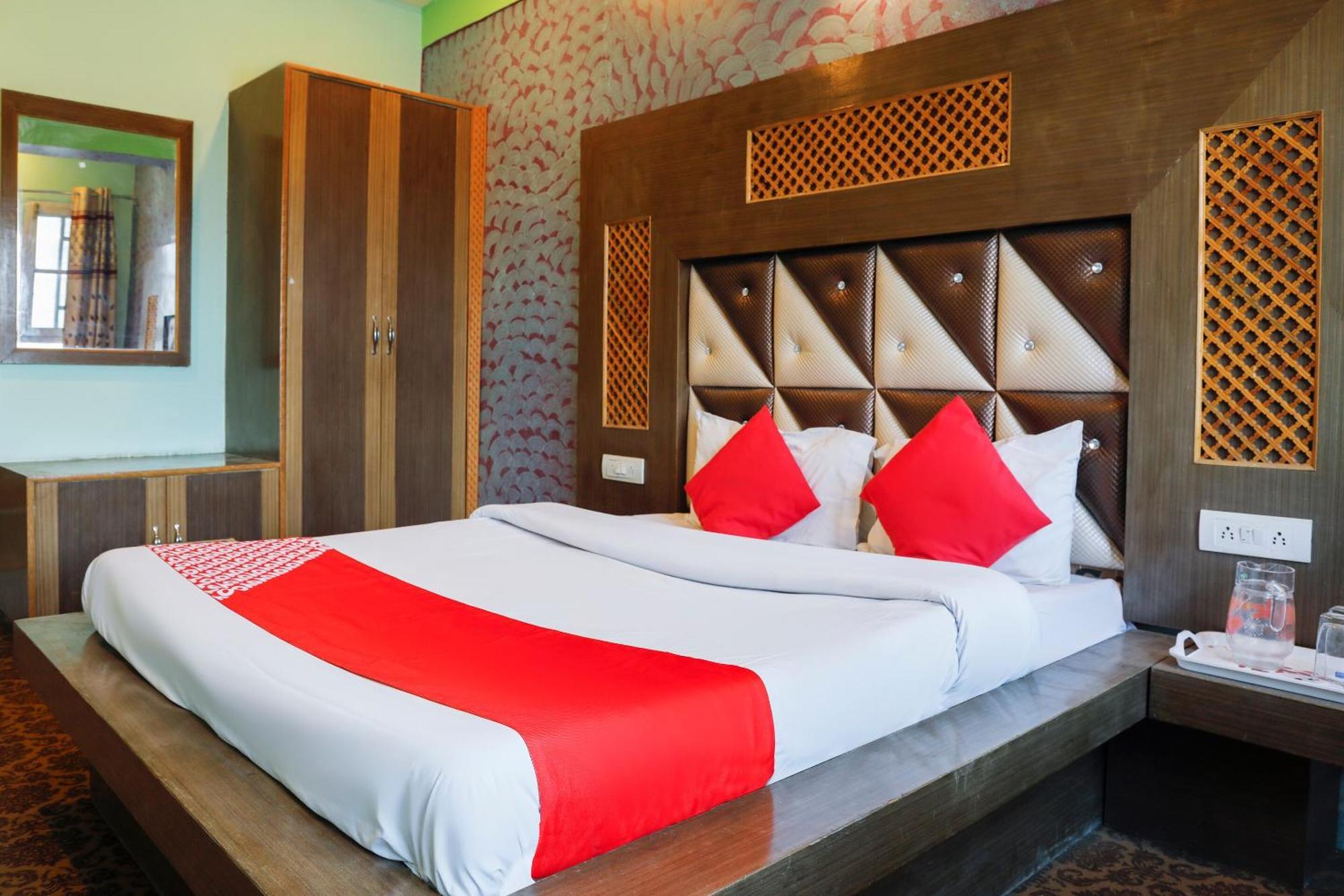 OYO 70586 Hotel Sobo Central Srīnagar Exteriér fotografie
