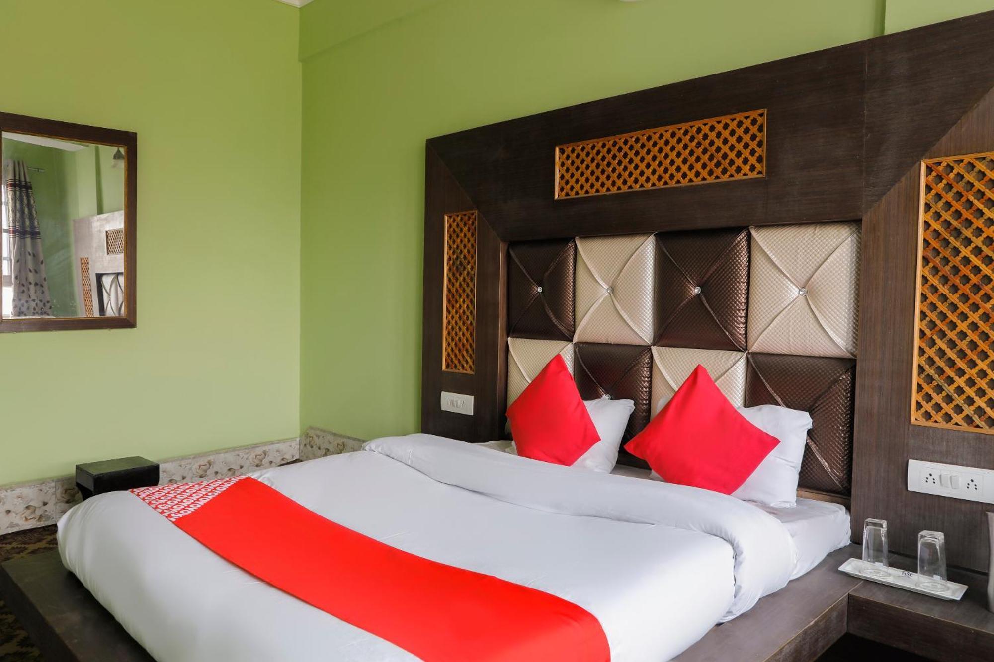 OYO 70586 Hotel Sobo Central Srīnagar Exteriér fotografie
